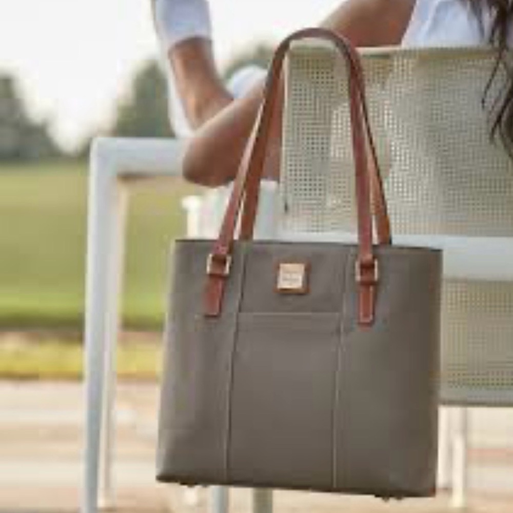 Dooney & Bourke pebble grain leather Lexington - Picture 2 of 11